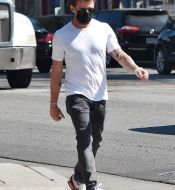 Ryan_Phillippe_-_Out_in_Studio_City_02262022_281029.jpg