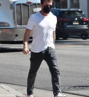 Ryan_Phillippe_-_Out_in_Studio_City_02262022_281229.jpg