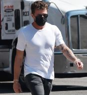 Ryan_Phillippe_-_Out_in_Studio_City_02262022_281329.jpg